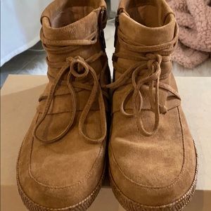 UGG Reid boots